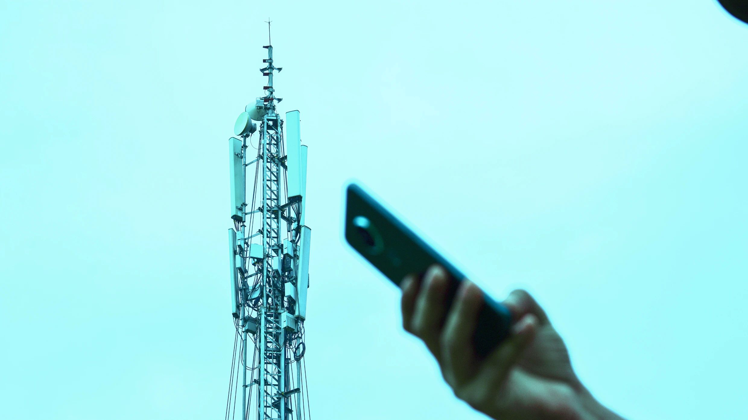 5G service goes live on iPhone devices in Pakistan.