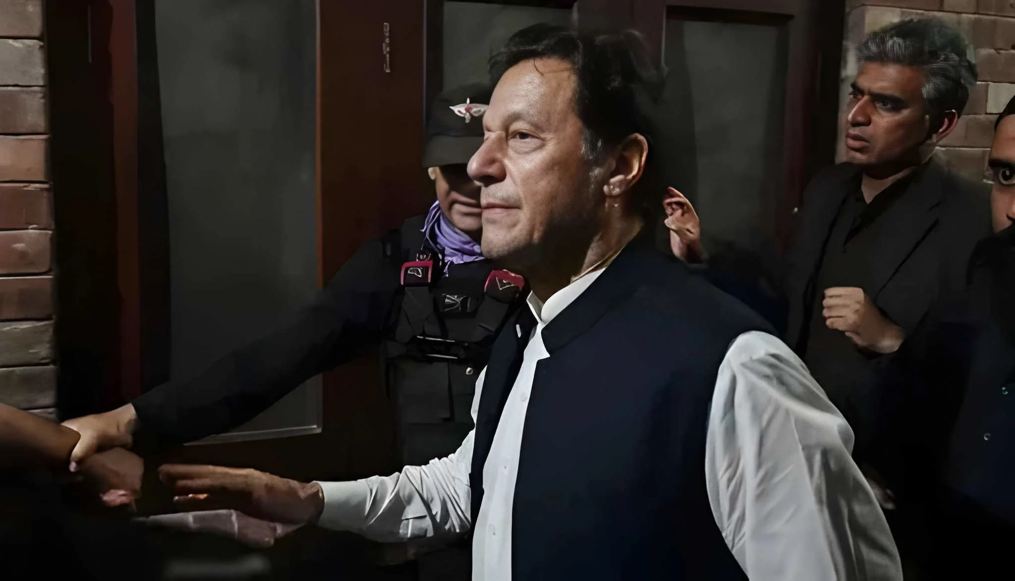 Cricket Legends Renew Appeal to PM Shehbaz for Imran Khan’s Medical Treatment
