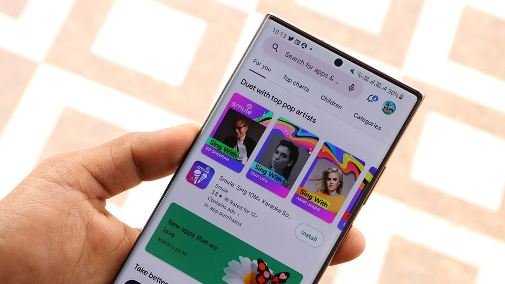 Google Play Store update introduces search bar for Android app reviews
