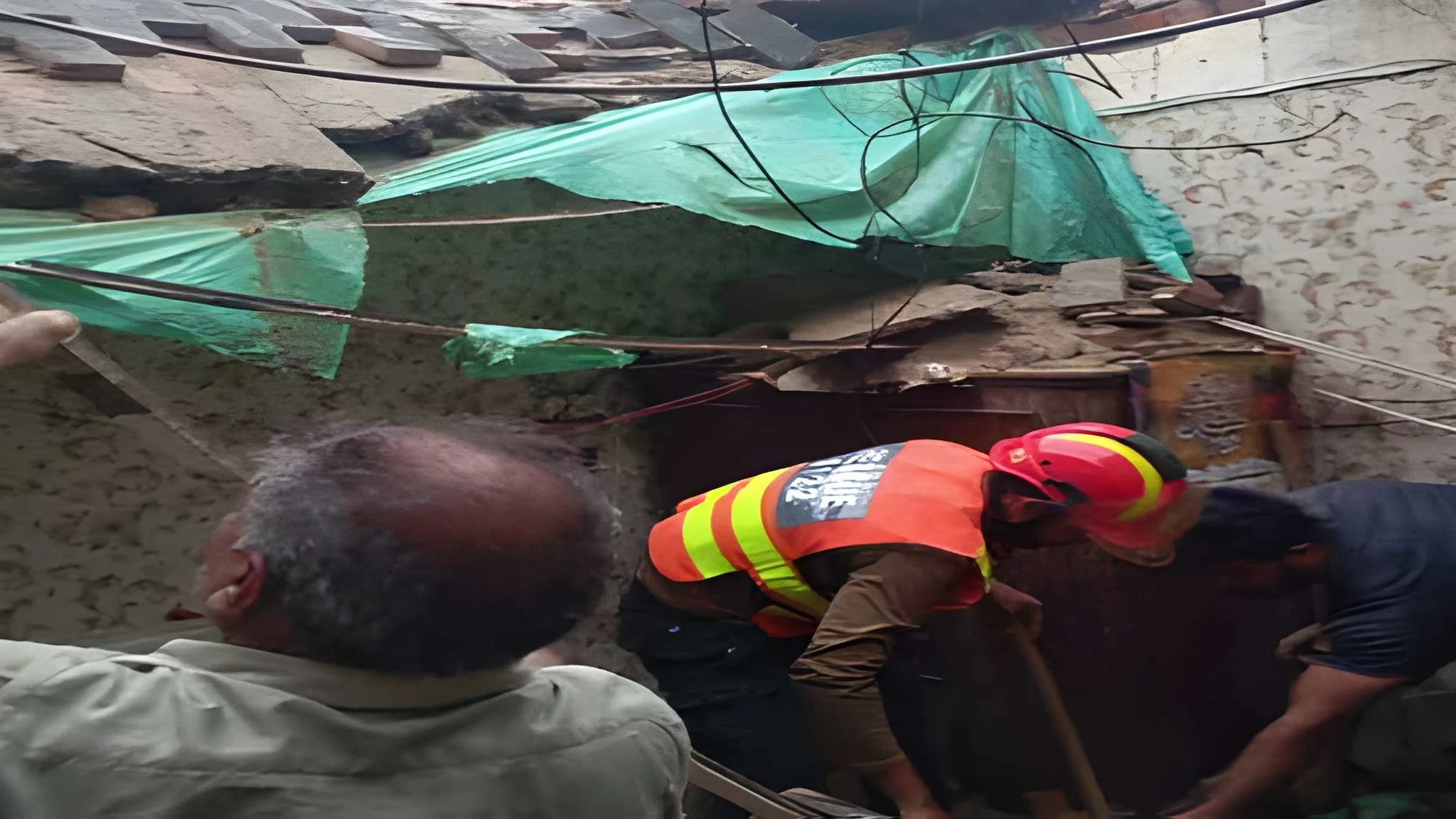 Three killed, one injured as house roof collapses in Lahore