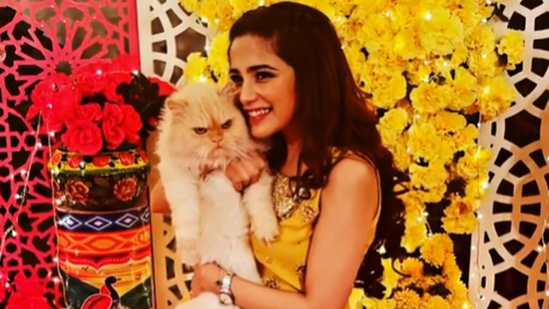 aima-baig-burns-up-the-dance-floor-at-sister-s-mayun