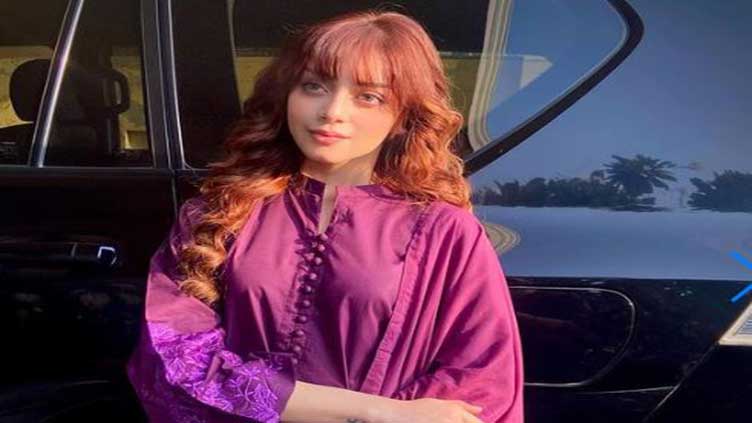 alizeh-shah-spellbinds-in-purple-ensemble