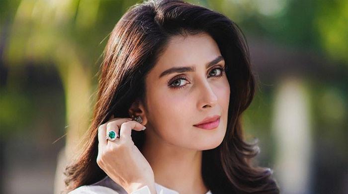 ayeza-khan-raises-her-voice-in-support-of-palestine