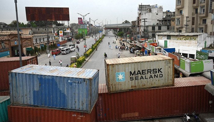 banned-tlp-announces-long-march-on-islamabad-road-block-updates