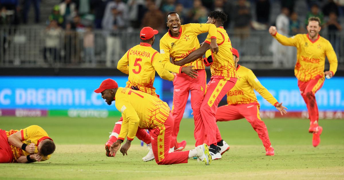 bowlers-power-zimbabwe-to-upset-pakistan-in-t20-world-cup