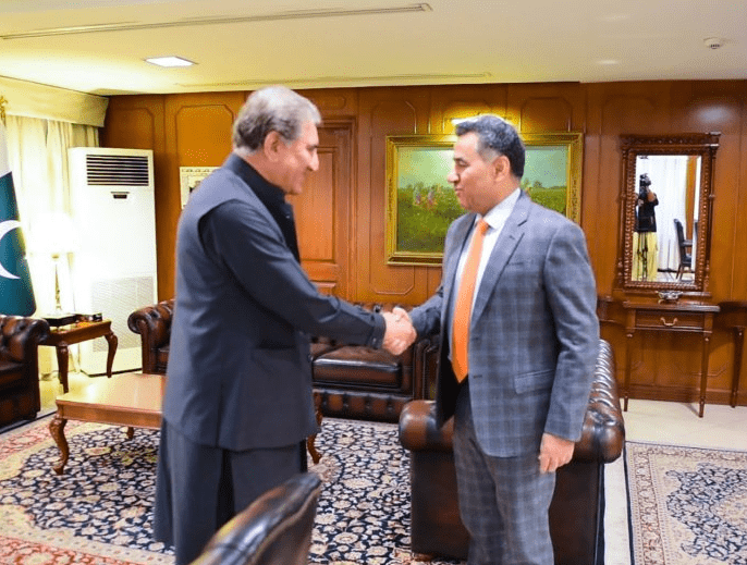 dg-isi-pays-farewell-call-on-fm