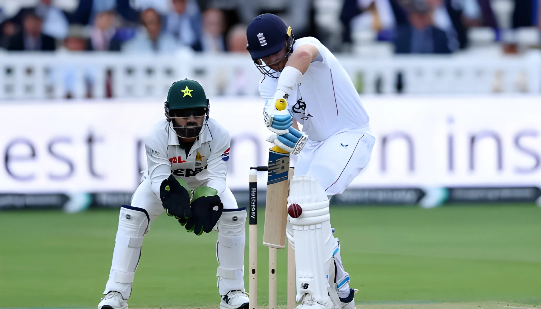 england-extend-lead-to-261-against-pakistan-in-lords-test