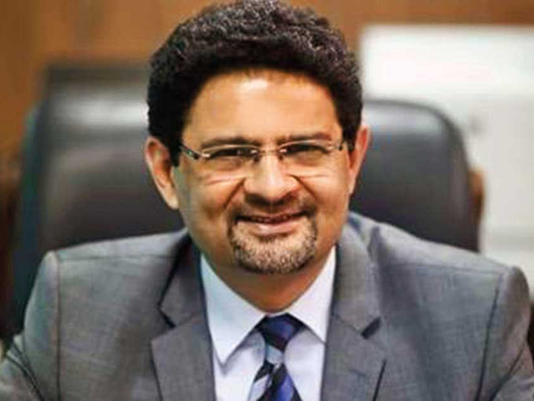 finance-minister-miftah-ismail-off-to-us-for-talks-with-imf