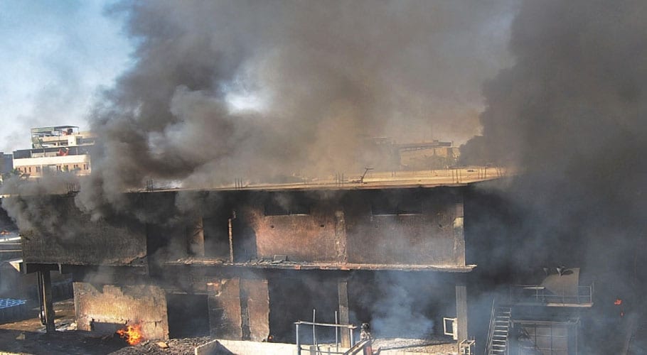 fire-erupts-at-faisalabad-factory