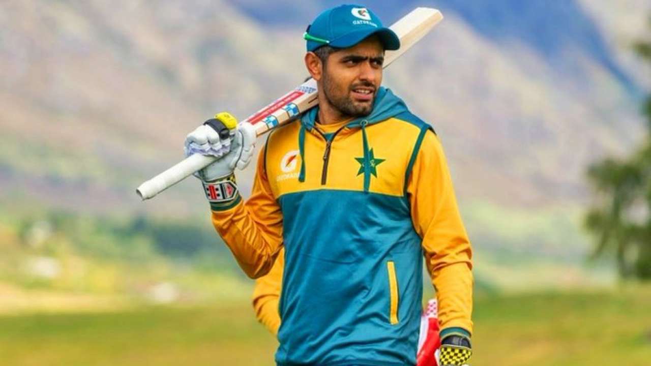 ghabrana-nahi-hai-babar-to-tell-players-for-making-strong-comeback