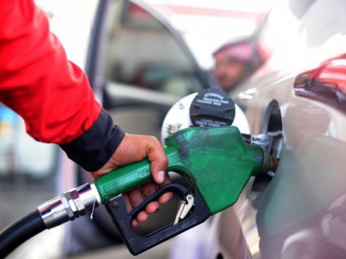 govt-hikes-petrol-diesel-prices-by-rs35-per-litre