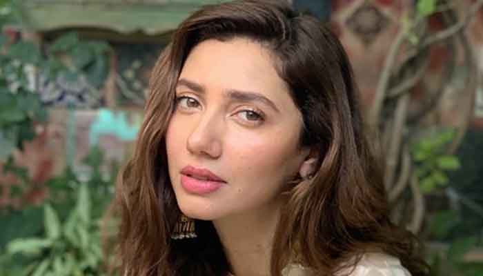 mahira-khan-gives-heart-melting-response-to-fan-s-love-note