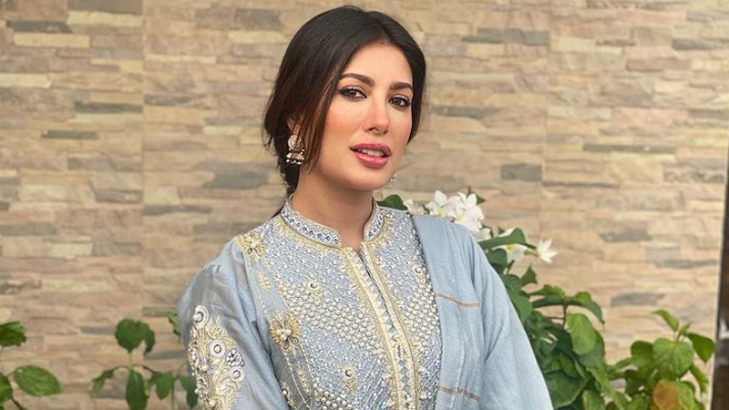 mehwish-hayat-hints-at-joining-politics-to-bring-about-change