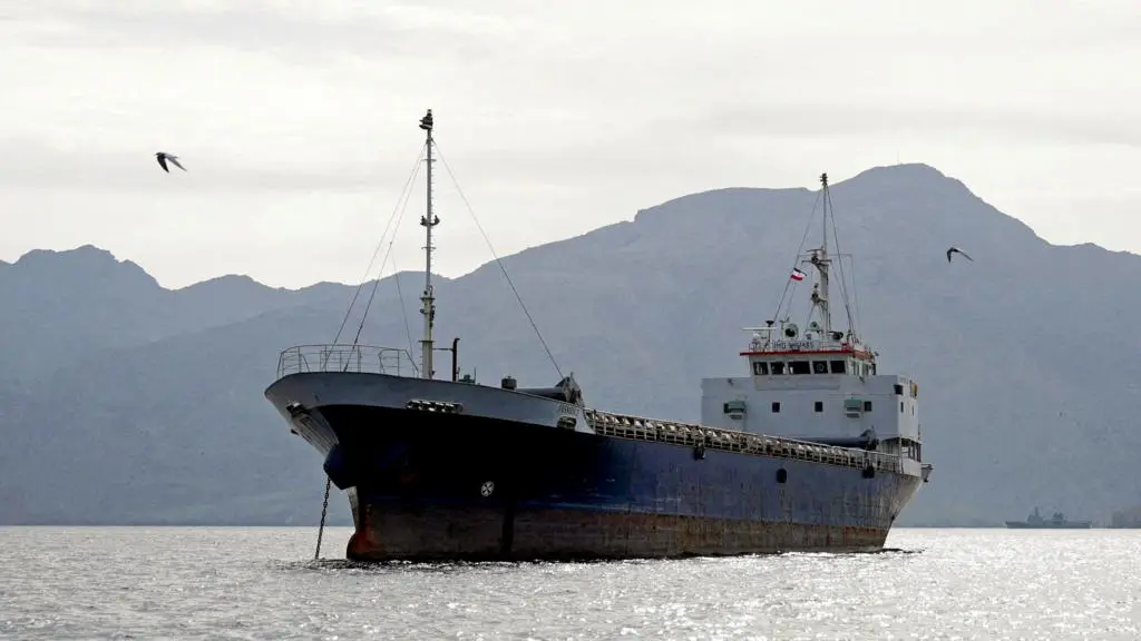 merchant-ships-report-gunfire-while-trying-to-pass-through-the-strait-of-hormuz