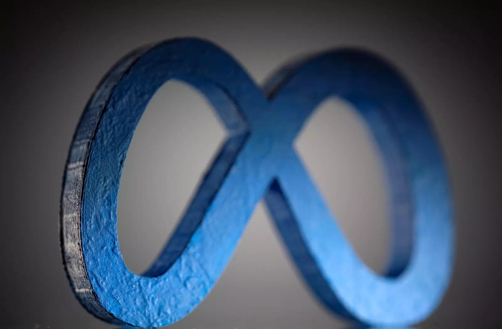 meta-unveils-fastest-ai-supercomputer