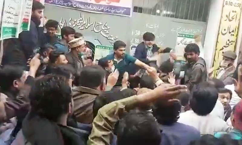 na-75-daska-by-poll-police-arrest-nine-armed-men-outside-polling-station