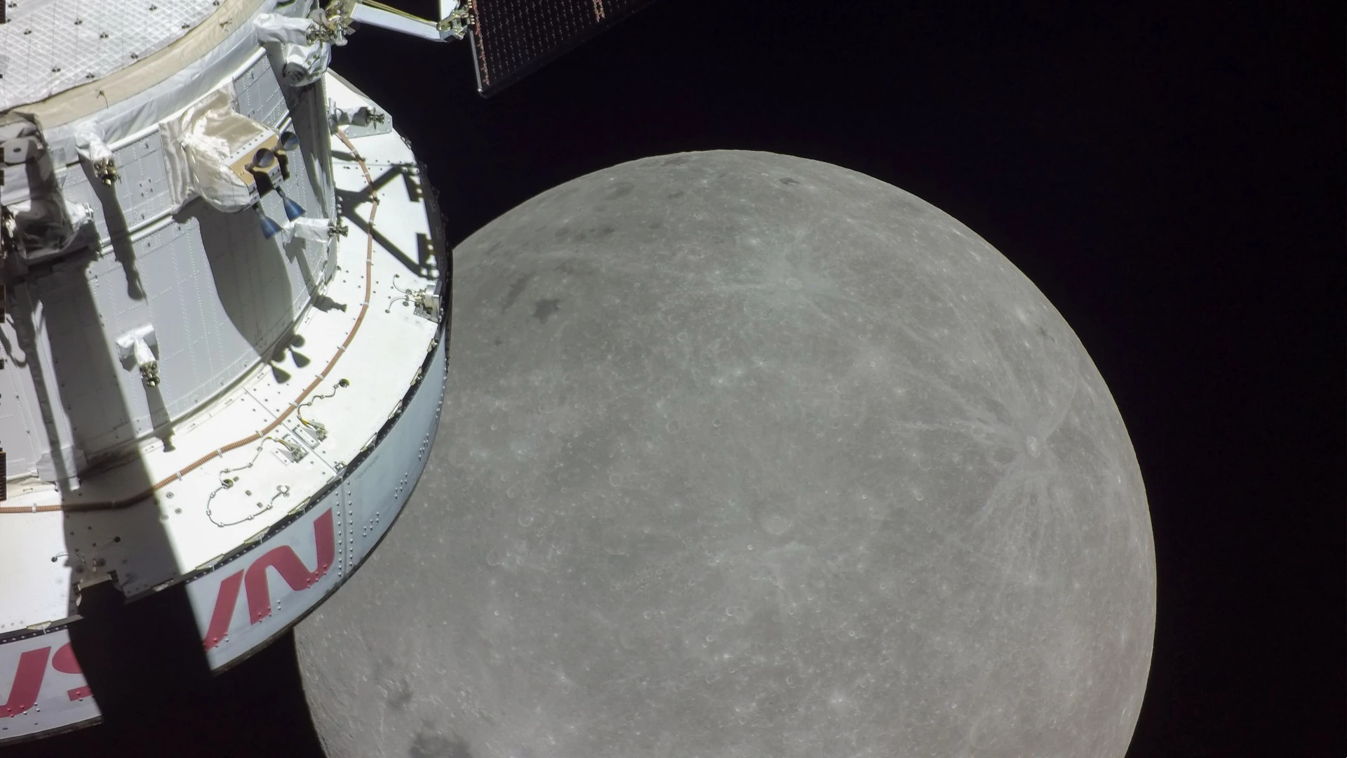 nasa-postpones-launch-of-historic-moon-mission