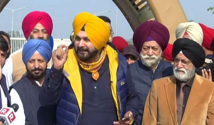 navjot-singh-sidhu-shares-video-of-kartarpur-visit