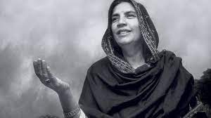 nightingale-of-desert-eminent-folk-singer-reshma-remembered-on-her-death-anniversary