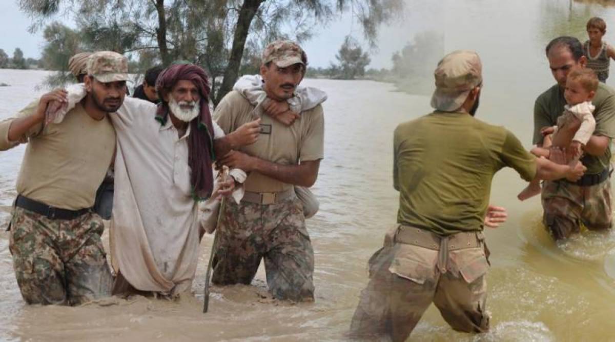 pak-army-continues-rescue-and-relief-efforts-in-flood-hit-areas-of-country