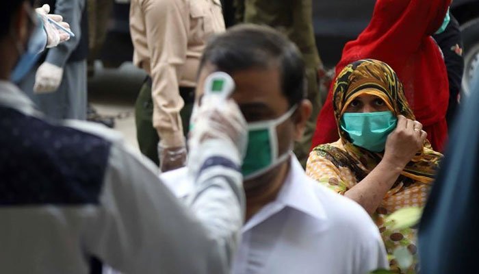 pakistan-records-100-covid-deaths-4-084-infections-in-a-day