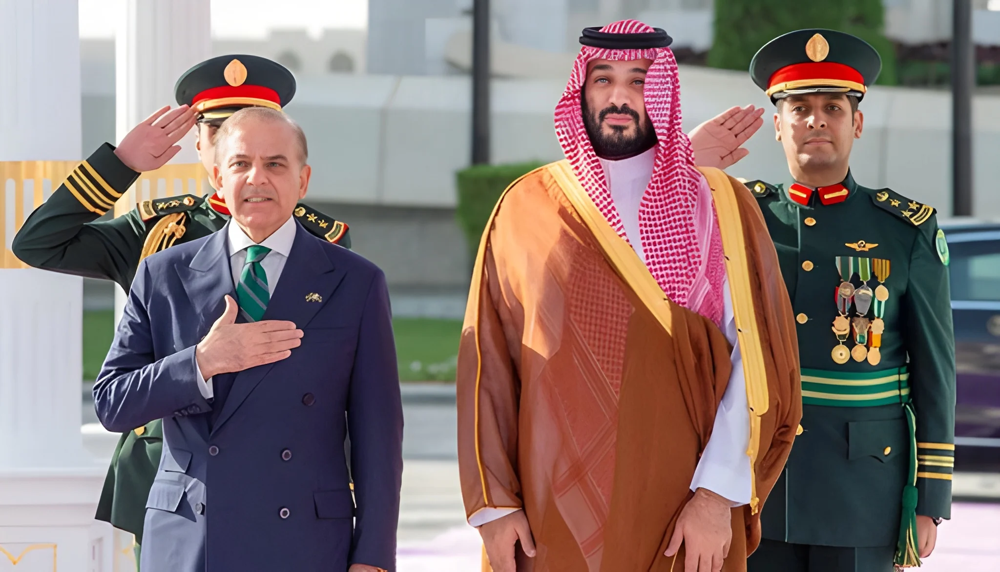 pakistan-warns-iran-over-houthi-attacks