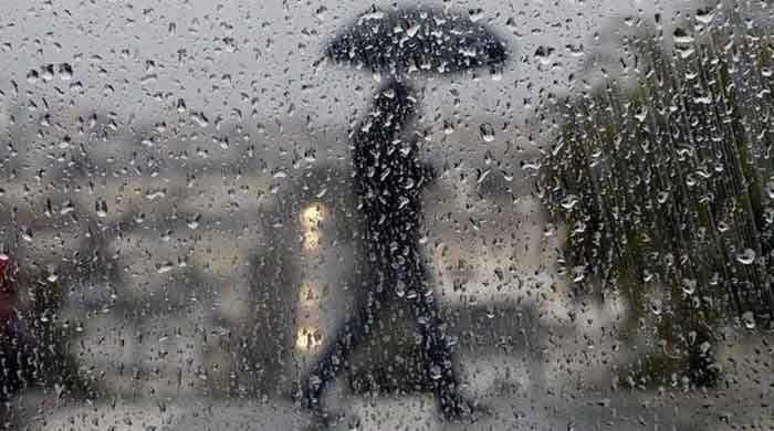 pakistan-weather-update-rain-lashes-lahore-karachi-likely-to-receive-light-rain-today