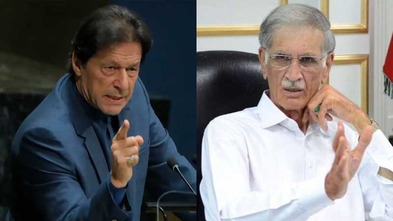 pervez-khattak-exchanges-words-with-imran-khan-fellow-ministers