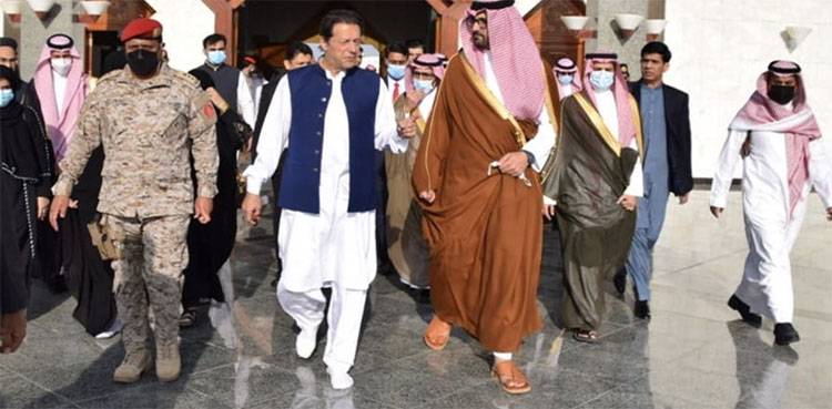 pm-imran-khan-reaches-riyadh-to-meet-top-saudi-arabia-leadership