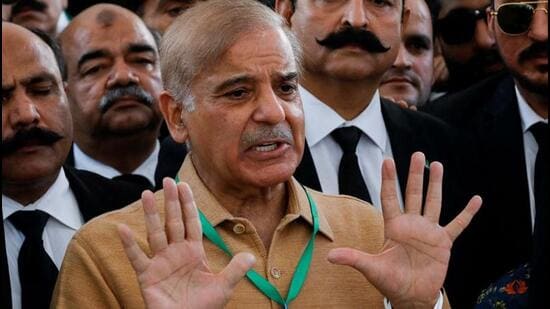 pm-shehbaz-imposes-ban-on-export-of-sugar-to-stabilize-prices