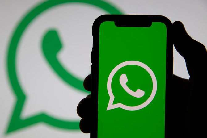 russia-fines-whatsapp-and-snapchat