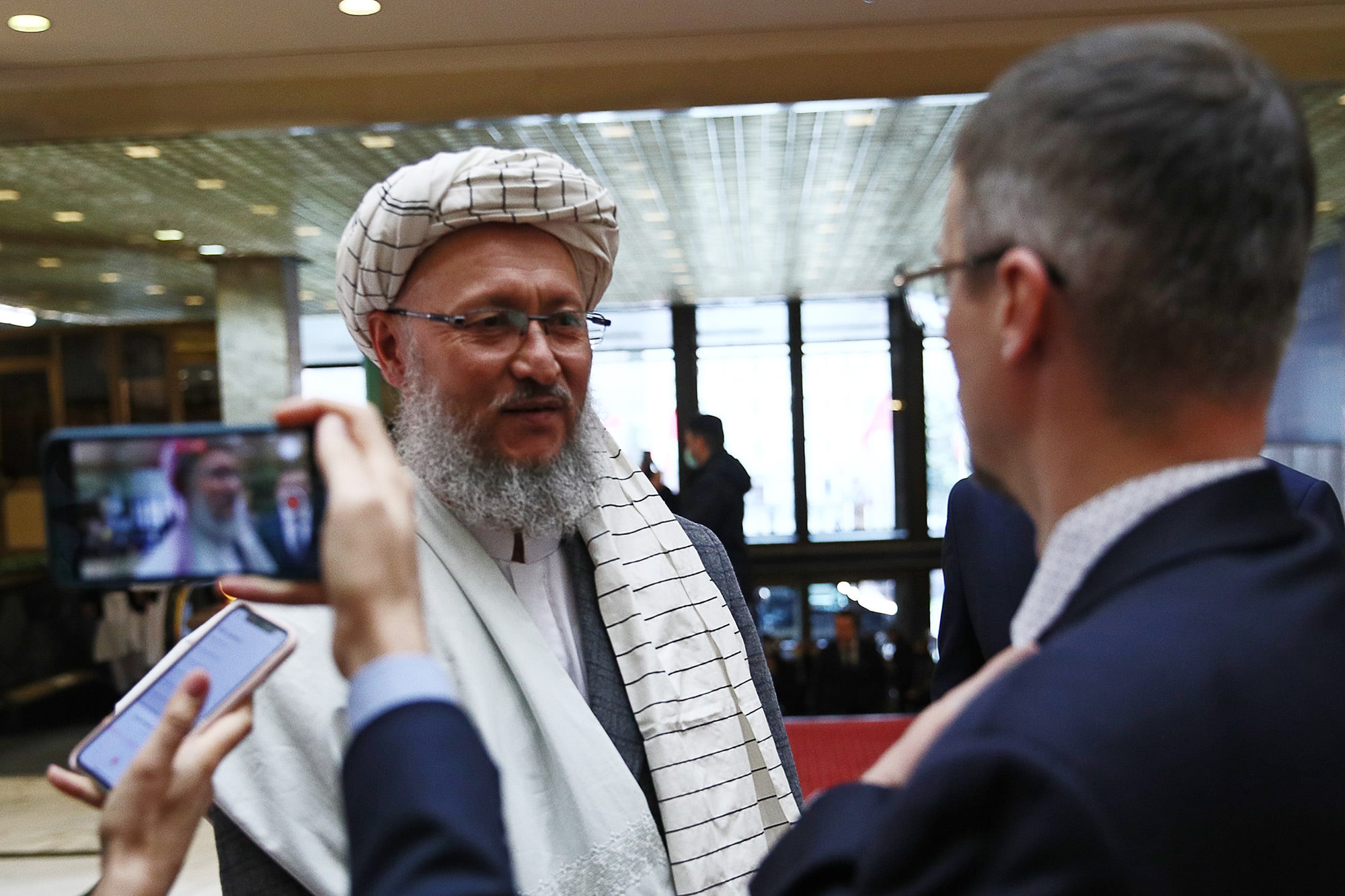 russia-hosts-taliban-for-talks