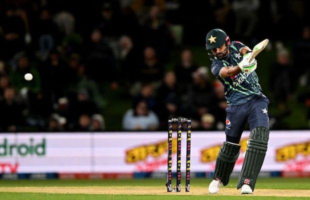 t20-tri-series-pakistan-thrash-new-zealand-by-six-wickets