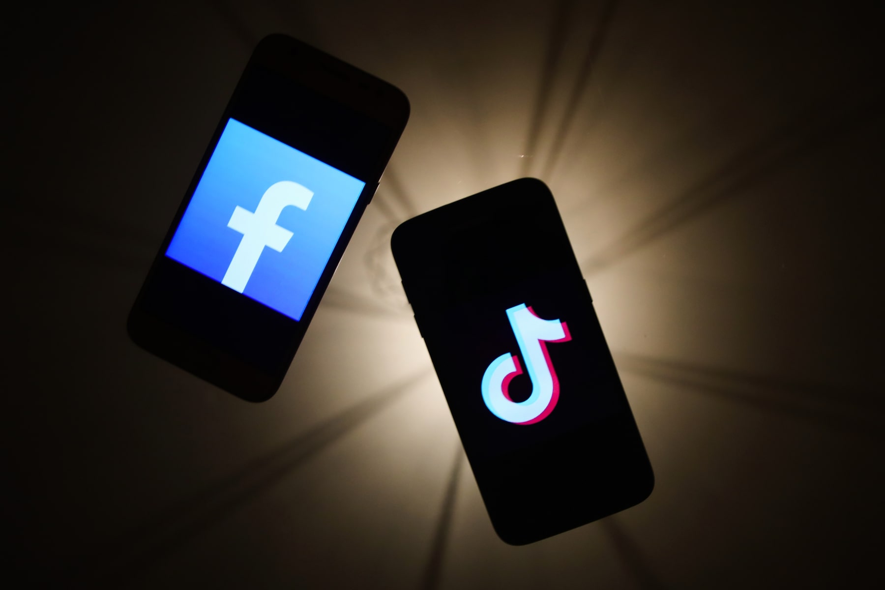 tiktok-surpasses-facebook-becomes-most-downloaded-app-worldwide
