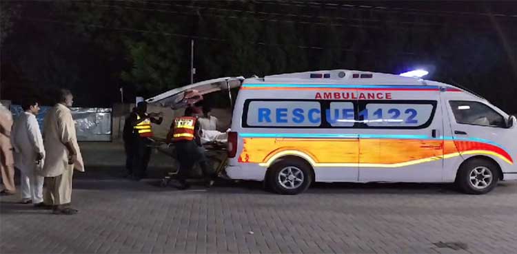tragedy-near-mao-college-lahore-four-killed-as-truck-overturns-onto-rickshaw