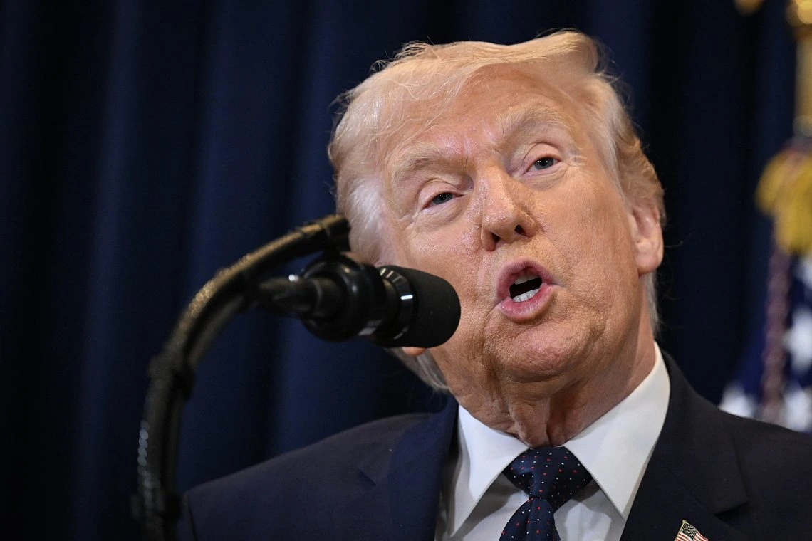 trump-warns-of-military-action-if-iran-plants-mines-in-the-strait-of-hormuz