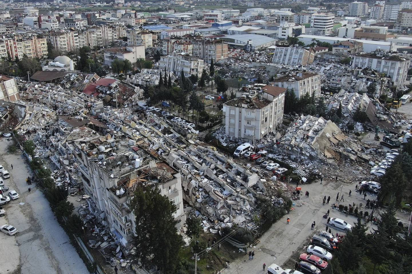 turkey-leader-acknowledges-earthquake-relief-problems-as-death-toll-passes-12-000