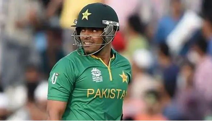 umar-akmal-makes-surprise-departure-to-us