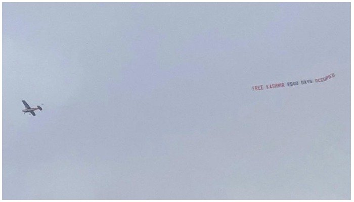 watch-plane-with-banner-saying-free-kashmir-flies-over-uk-football-stadium