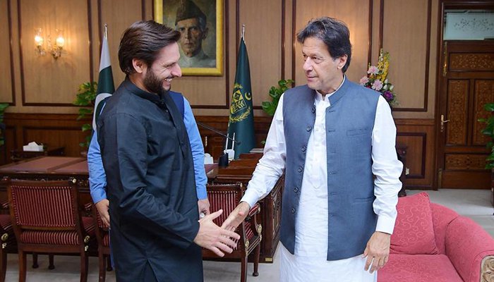 shahid-afridi-calls-on-pm-imran-khan