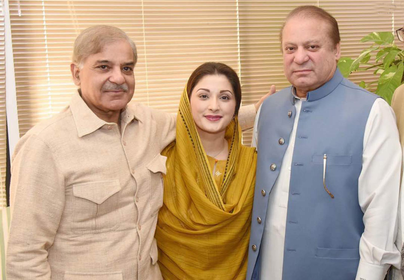shahbaz-maryam-meet-nawaz-sharif-at-kot-lakhpat-jail