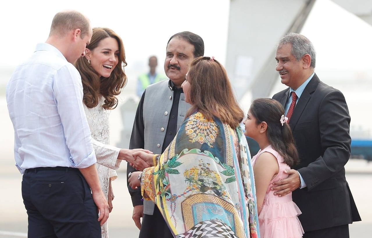 prince-william-kate-arrive-in-lahore-meet-punjab-governor-cm