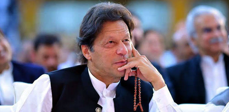 pm-directs-cda-chairman-to-visit-sit-in-site-of-azadi-march