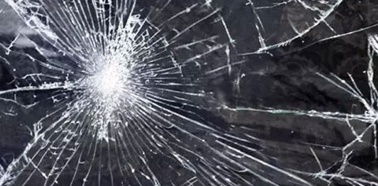 three-killed-two-injured-as-car-rams-into-a-trailer-in-karachi