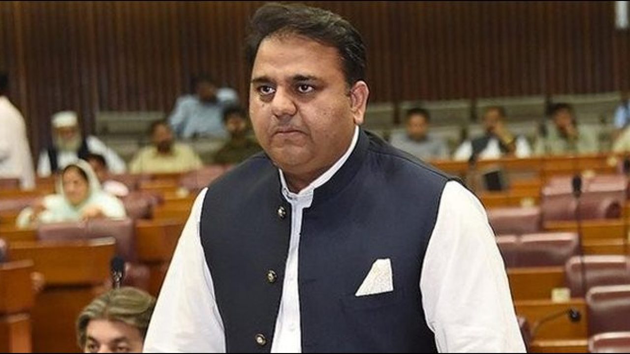 fawad-advises-students-dying-to-become-doctor-to-opt-for-biotech